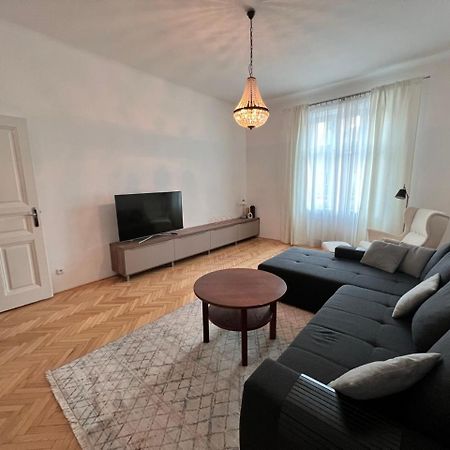 Stylish Flat In City Centre Bratislava Exterior photo